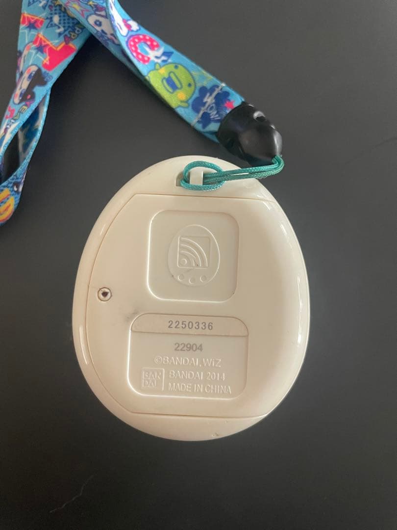 たまごっち 4u プラス 4u+ スカイブルー ストラップ付き