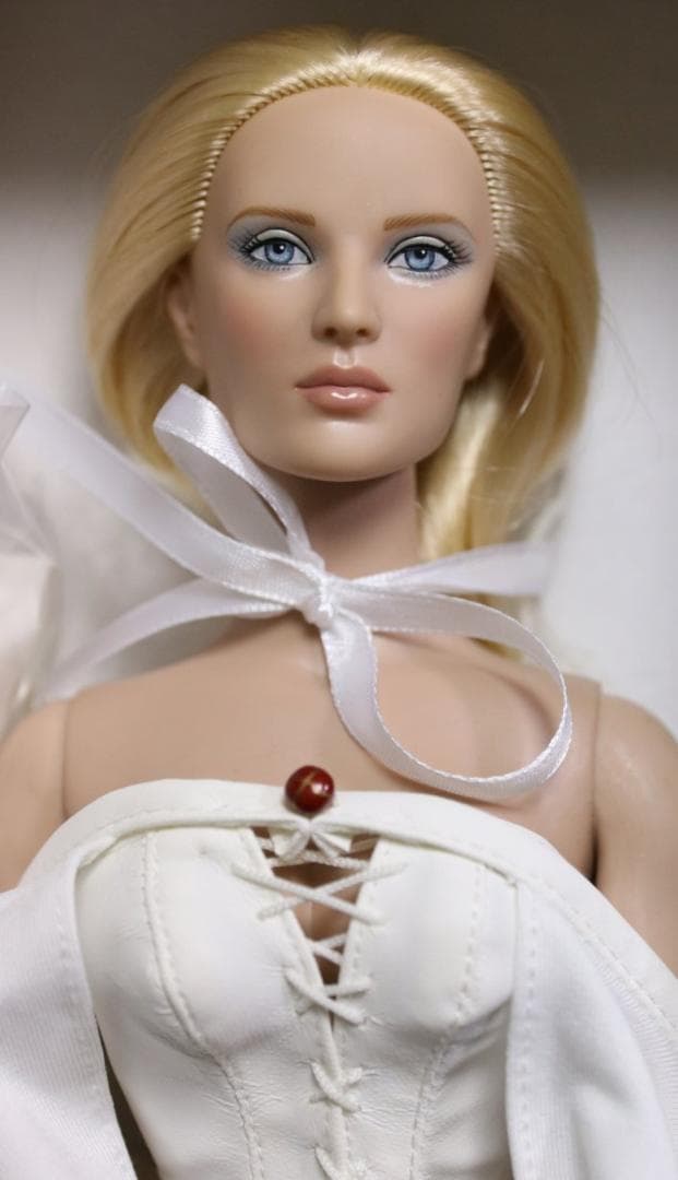 TONNER “Emma Frost” T11MVDDO2