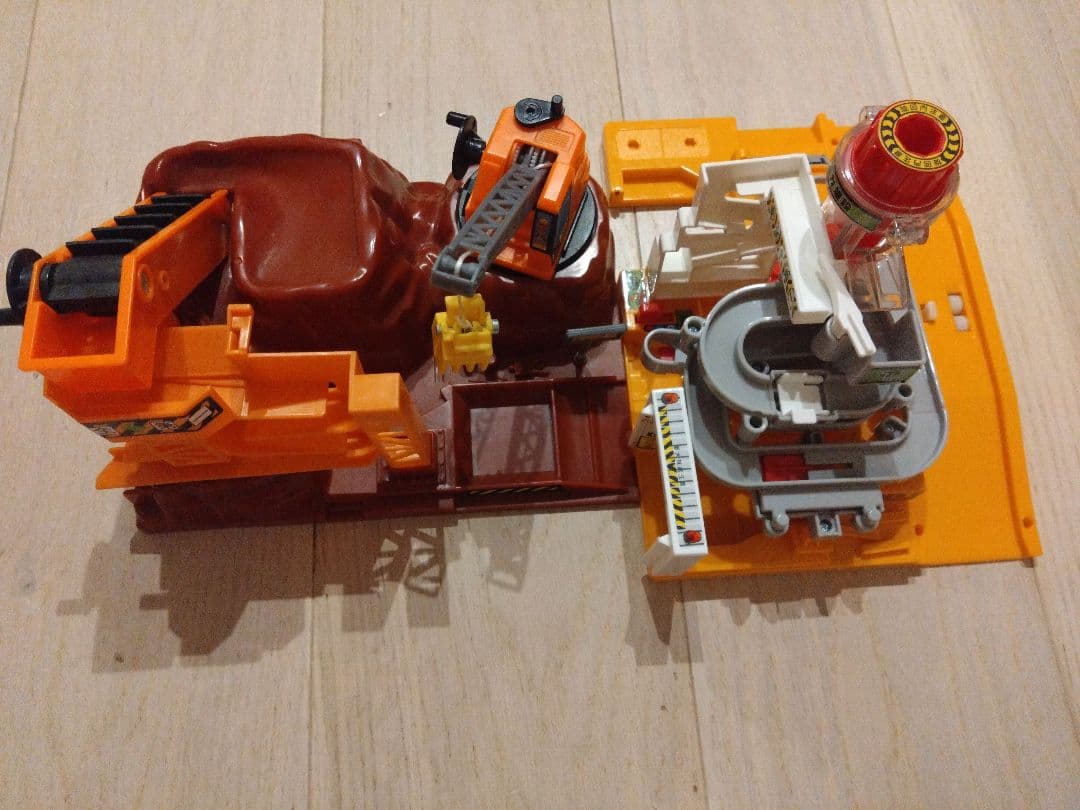 トミカ ぐるぐるバスタウン わくわくドライブ やまのぼりドライブ おまけ付き