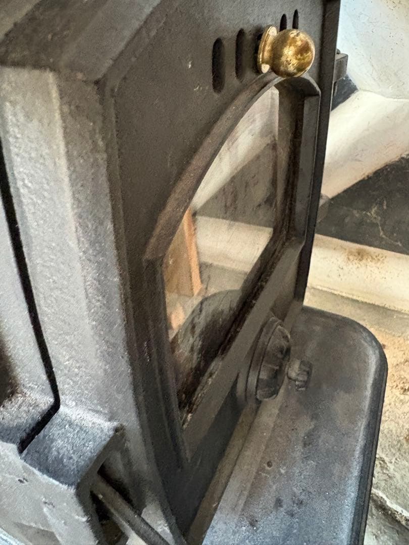 鋳鉄薪ストーブ ガラス窓付き