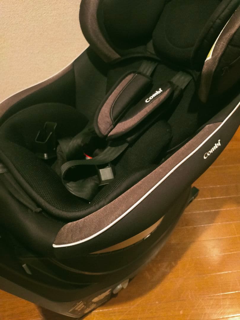combi クルムーブスマート　CG-UIG 美品　ISOFIX チャイルド 黒