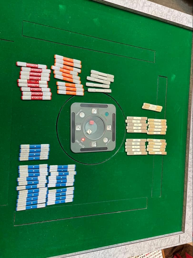 自動麻雀卓　[点数表示付き]