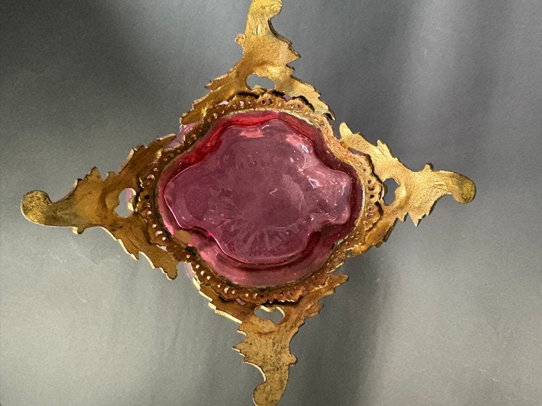 オールドバカラジャポニズム様式エナメル彩木大型花瓶 レッド 真鍮台座