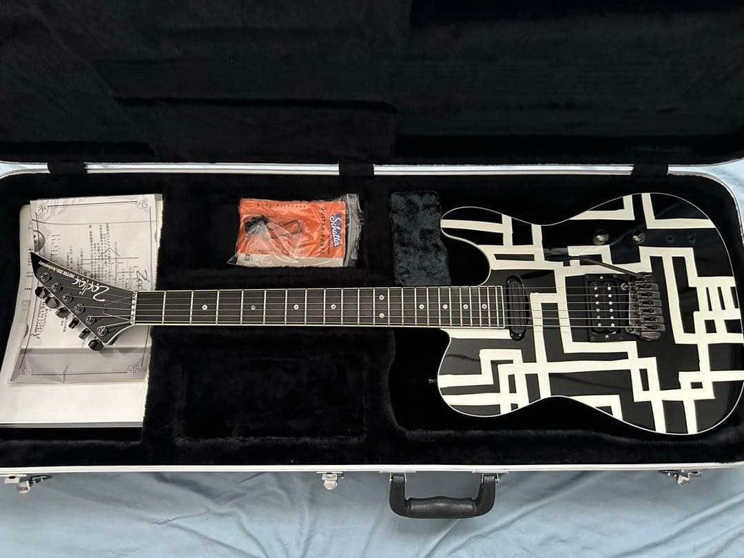 布袋寅泰モデルギター（シールドのみ） - メルカリ
