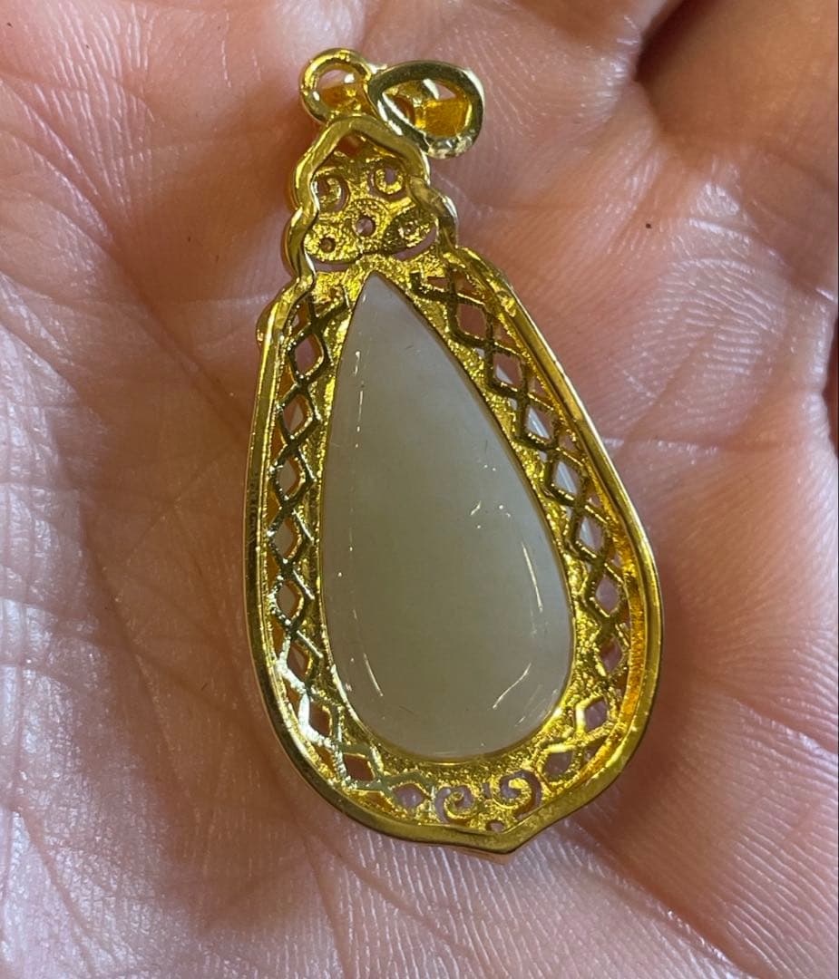 天然石 和田玉 白玉 ネックレス 鑑定書付 - メルカリ