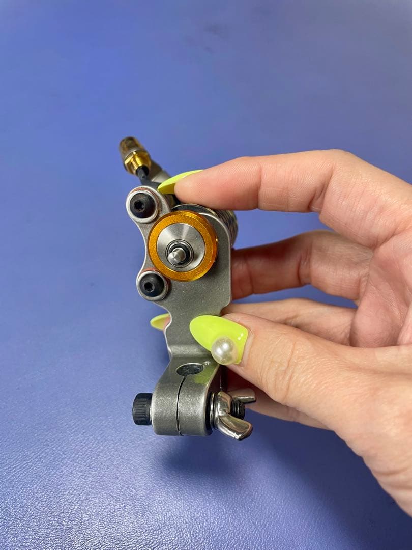 wizardクインケV1アルミCam&DarkLabグリップ　タトゥーマシン