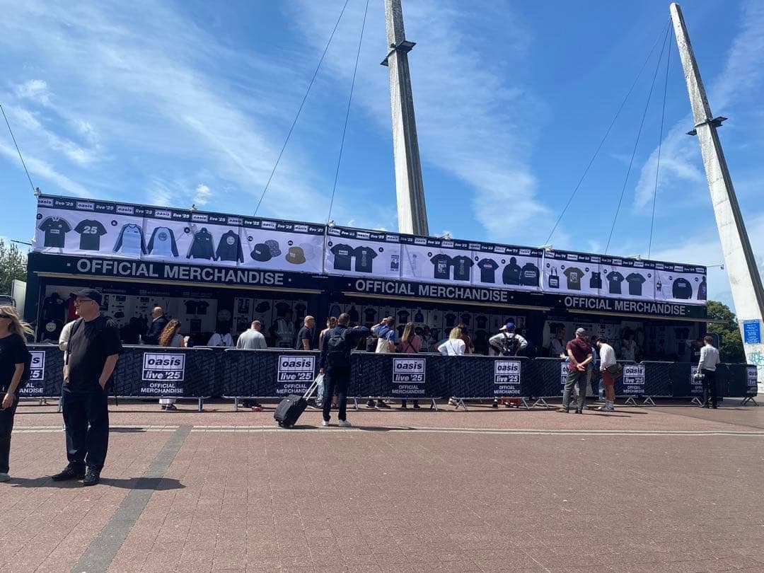 現地購入】【正規品】oasis 再結成初日 カーディフ公演日付入りTシャツ