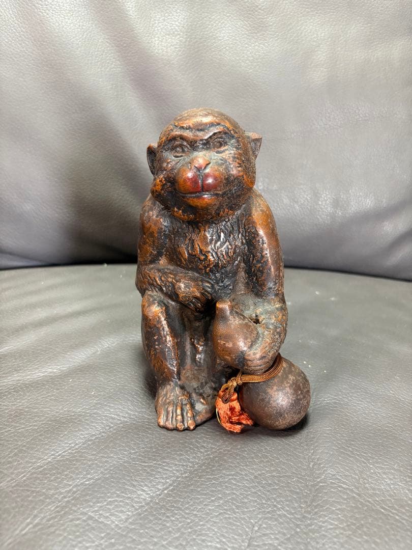 瓢箪を持つ猿　置物 サル 猿 瓢箪 ひょうたん 置物 オブジェ 縁起物 木彫 木製 幸運 長寿
