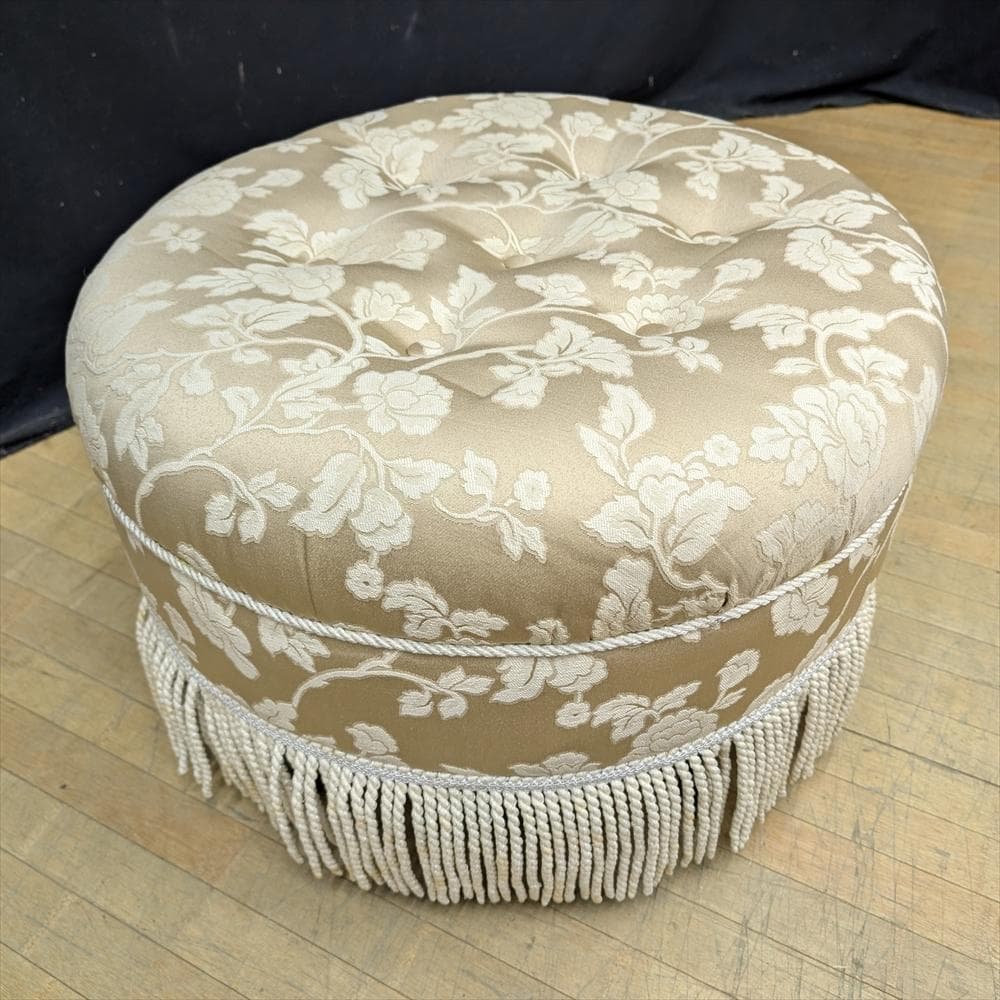 ジェニファーテイラー　ヘアルーム　丸型　丸スツール　腰掛け　スツール　一人掛け