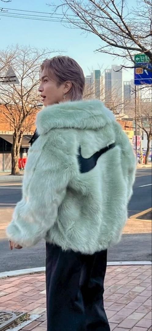 正規品 NIKE×AMBUSH フェイク ファージャケット S 登坂広臣着 - メルカリ