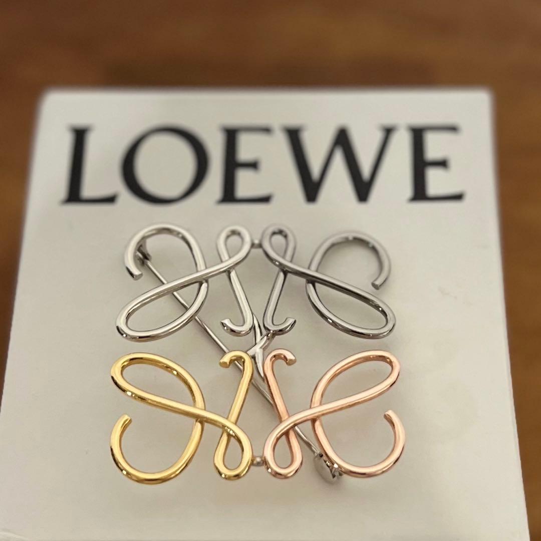 新品LOEWE ロエベアナグラムブローチマルチカラー