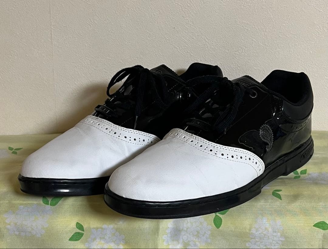 旧蔵した中国骨董品 【清の時代高級唐木紫檀竹彫筆たて】 天然竹人物