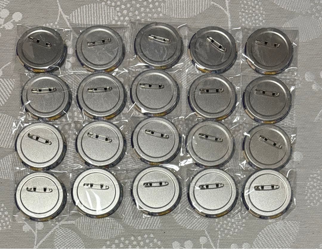 衣更真緒 中国 花の契約 缶バッジ 20個 - メルカリ