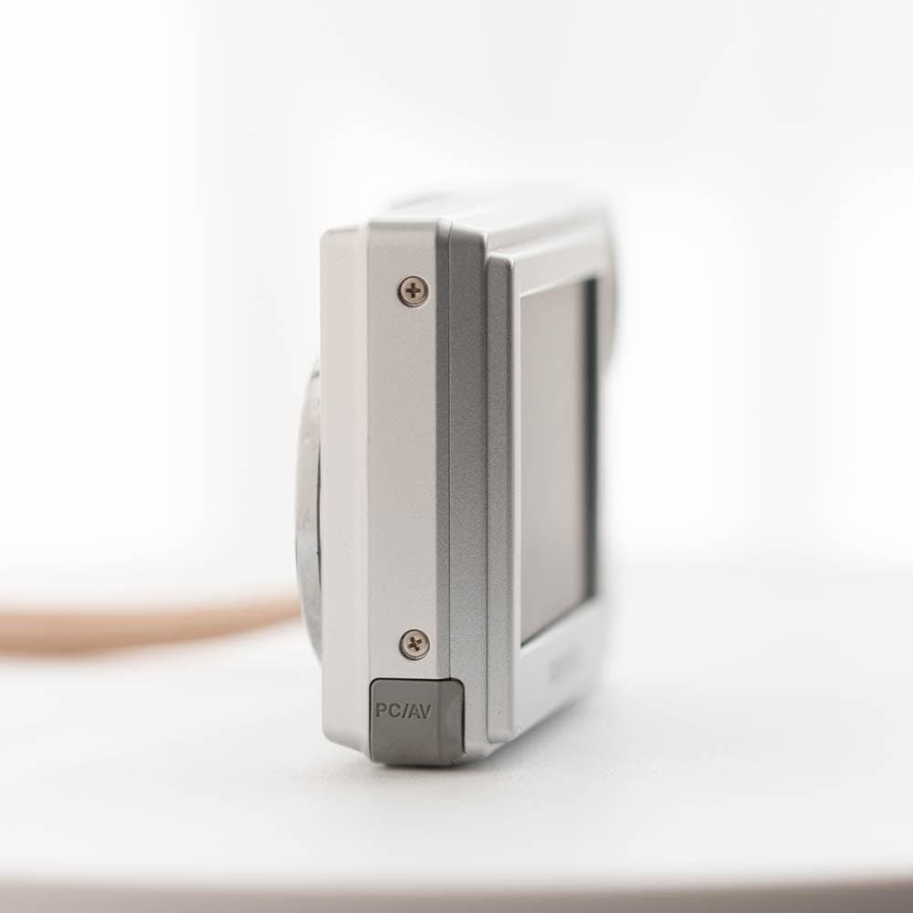 単3電池で動く平成レトロなコンデジ】PENTAX optio M10 単3電池で