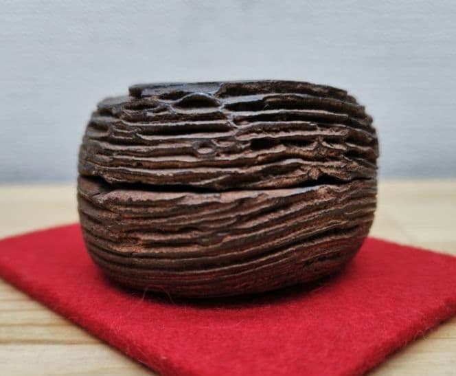 送料込【逢絢亭】茶道具 香合 松皮香合 織部の松を以て 木製 不