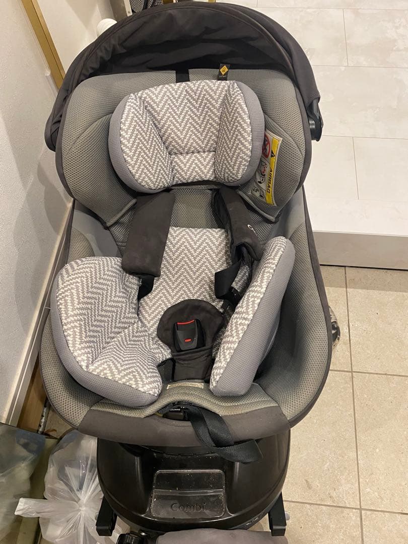 Combi 車用チャイルドシート グレー　ISOFIX