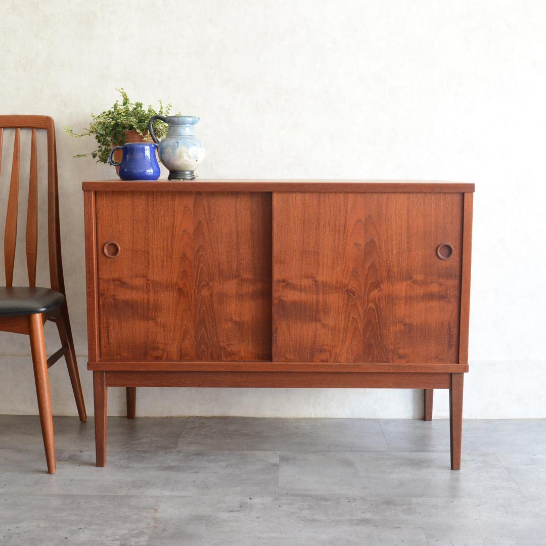 北欧ヴィンテージデンマークチークサイドボード