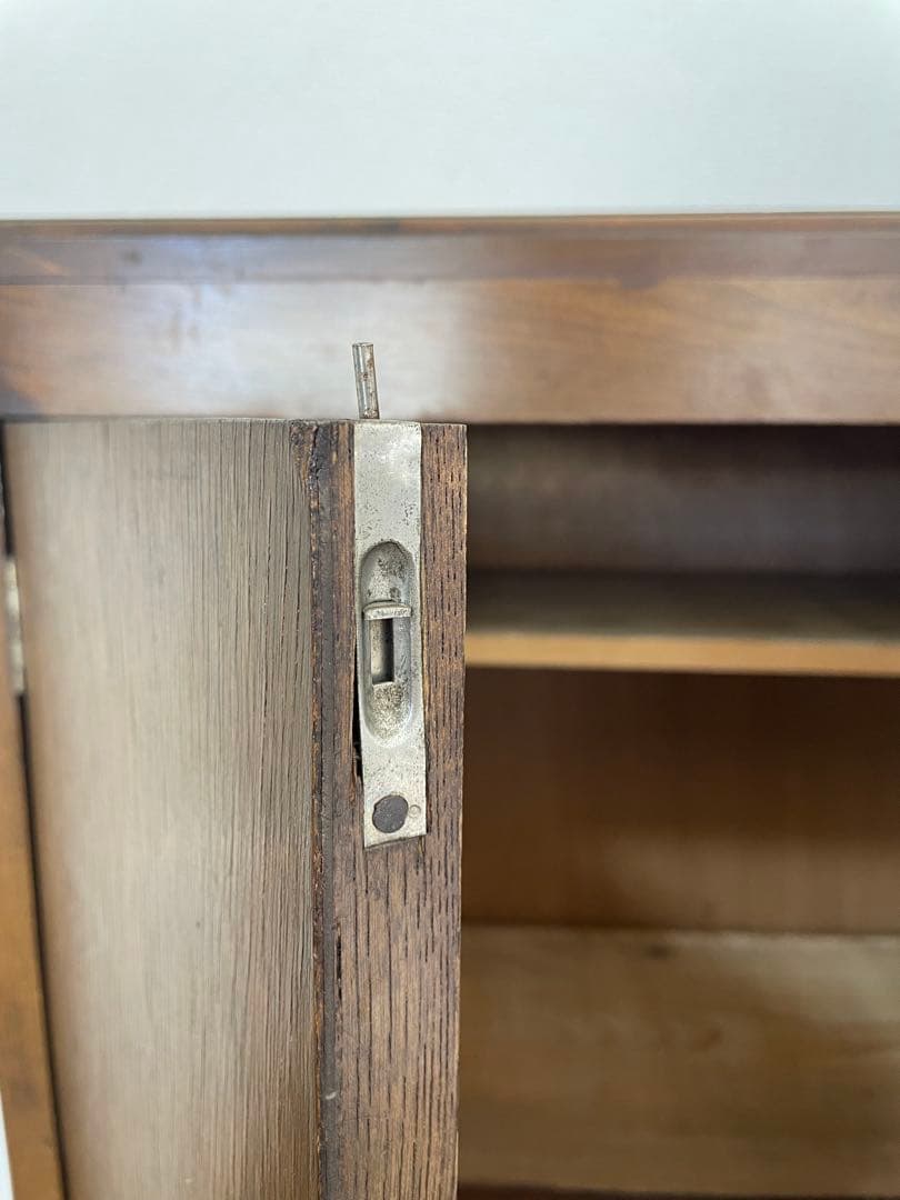 木製チェッカー模様 収納棚