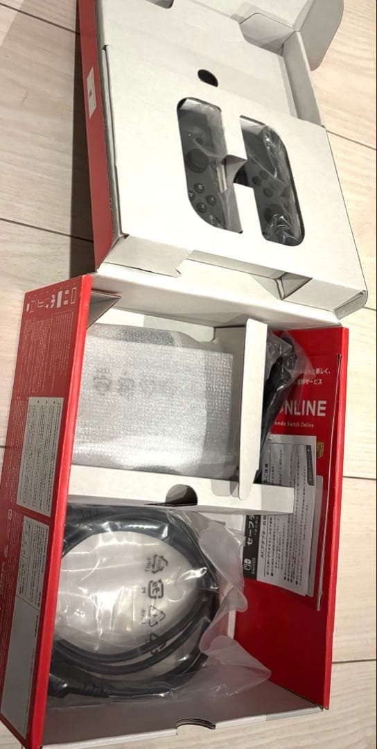 ほぼ新品‼︎【Nintendo Switch 】液晶ガラス付き