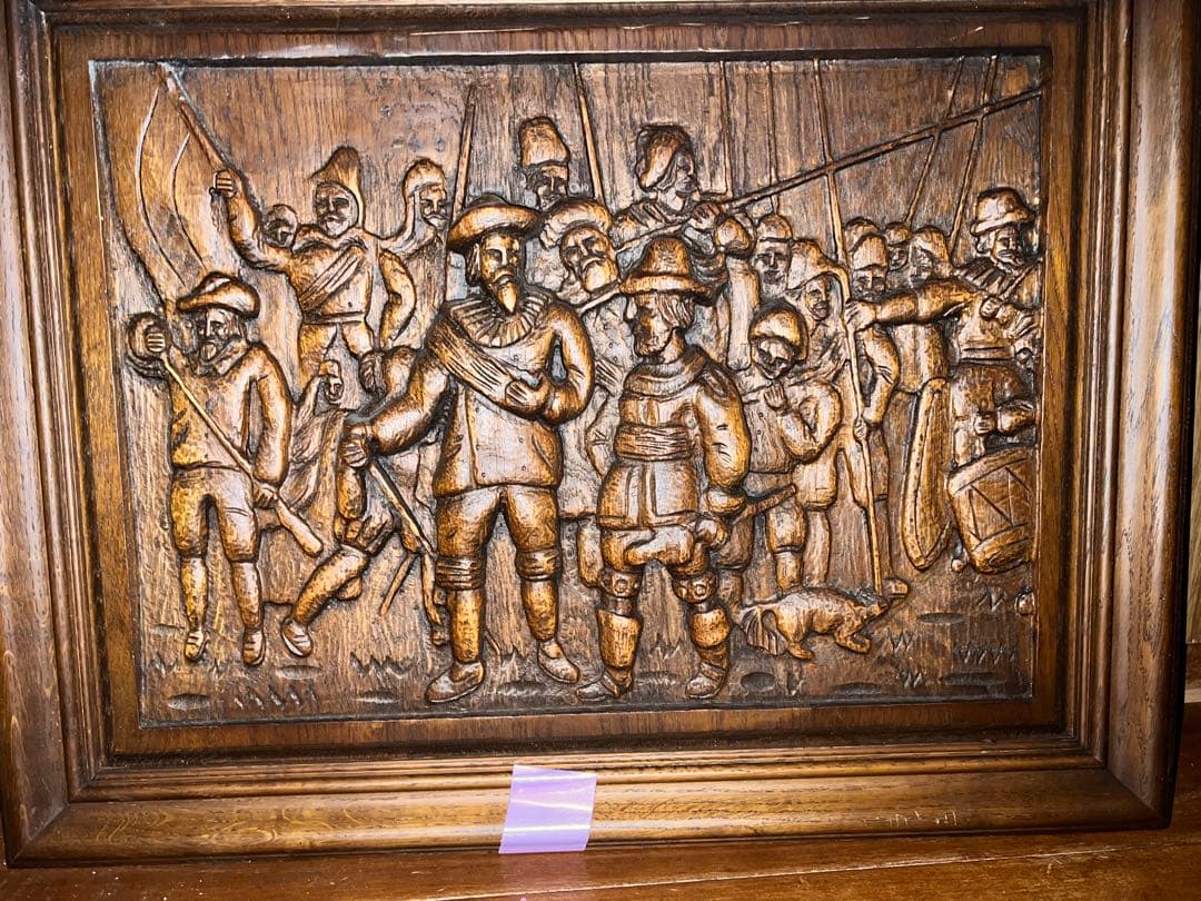 今日までセール高級60年代ビンテージ　木彫りレリーフ額絵　夜警