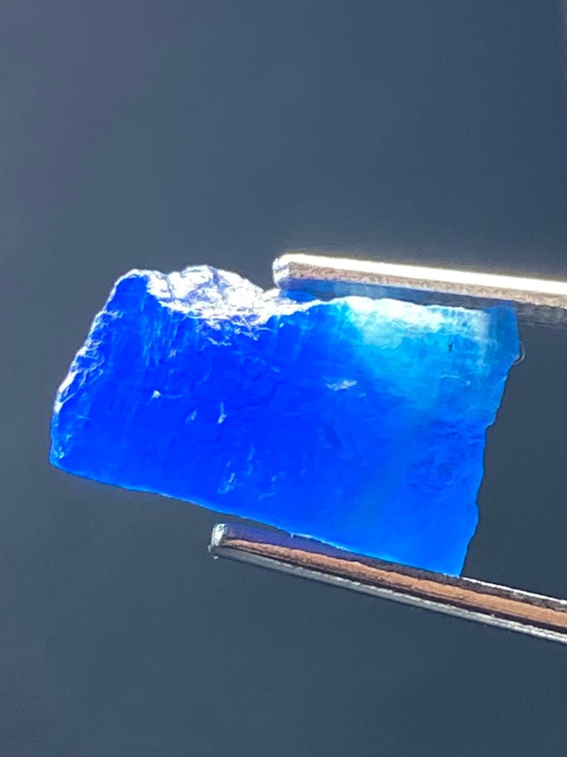 ハユーン アウイン アウイナイト 3.75ct 原石 コバルトブルー - メルカリ