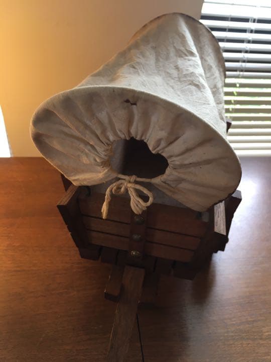 蔵の中にあった牙彫爵形置物一対桐箱付き