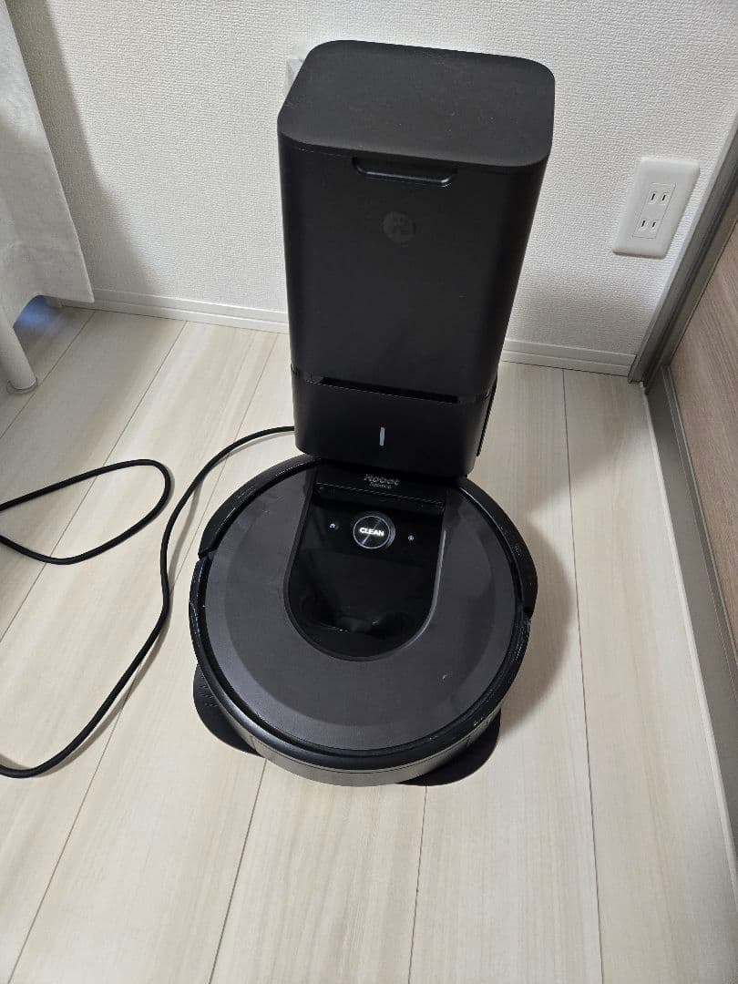 ルンバ　i7+　傷あり アイロボット、間取り学習機能を搭載した「ルンバi7」「ルンバi7+