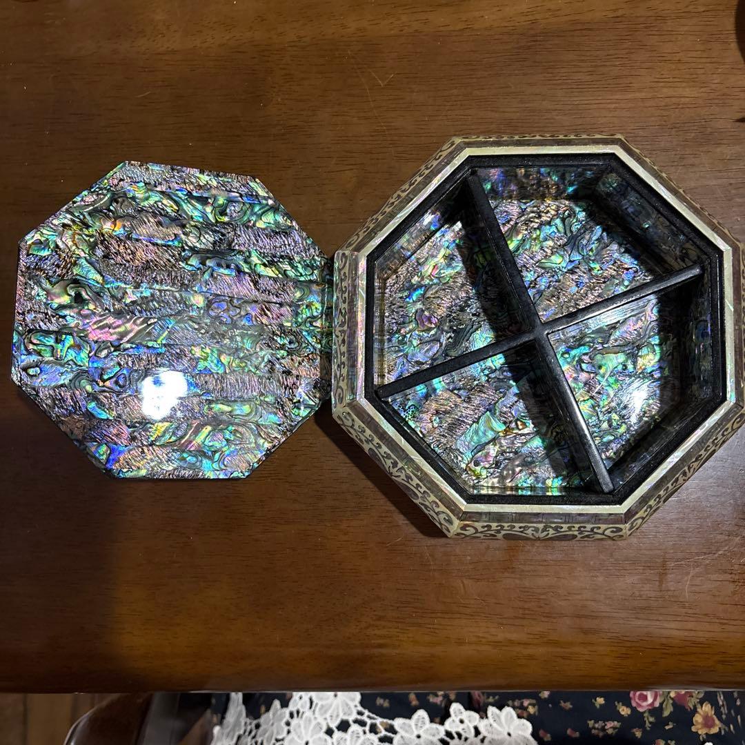 韓国螺鈿工芸品八角形菓子入れ