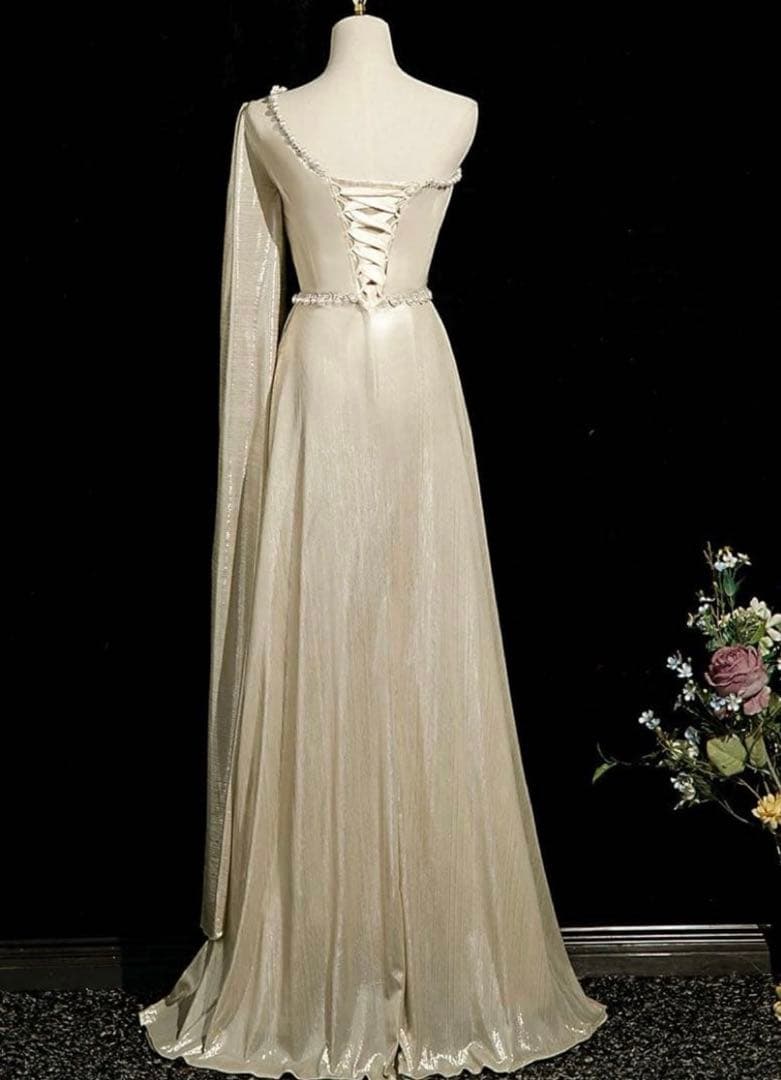 光沢感ある生地にパールが美しい ワンショル イブニングドレス