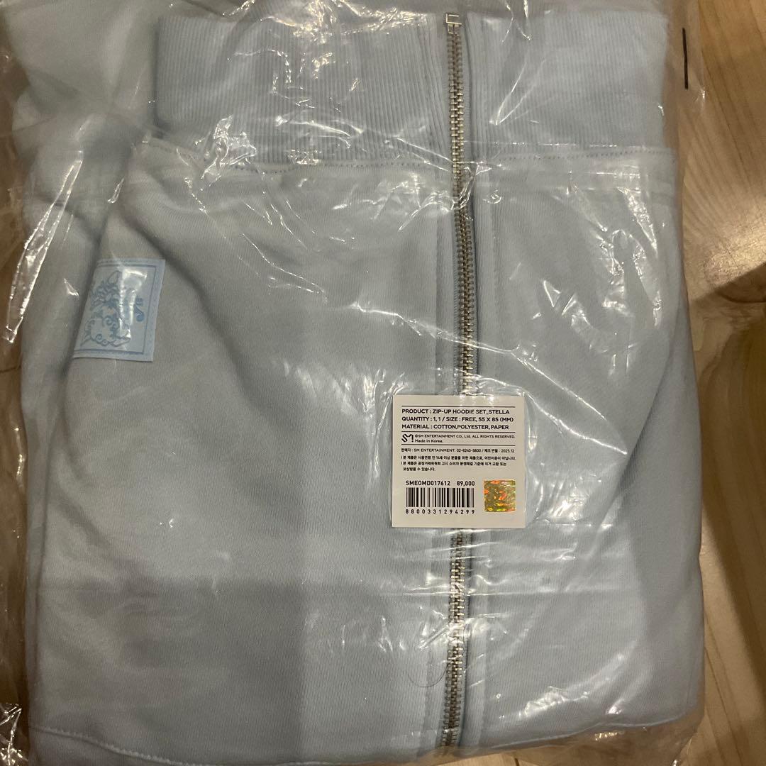 hearts2hearts FOCUS フーディー パーカー トレカ ステラ