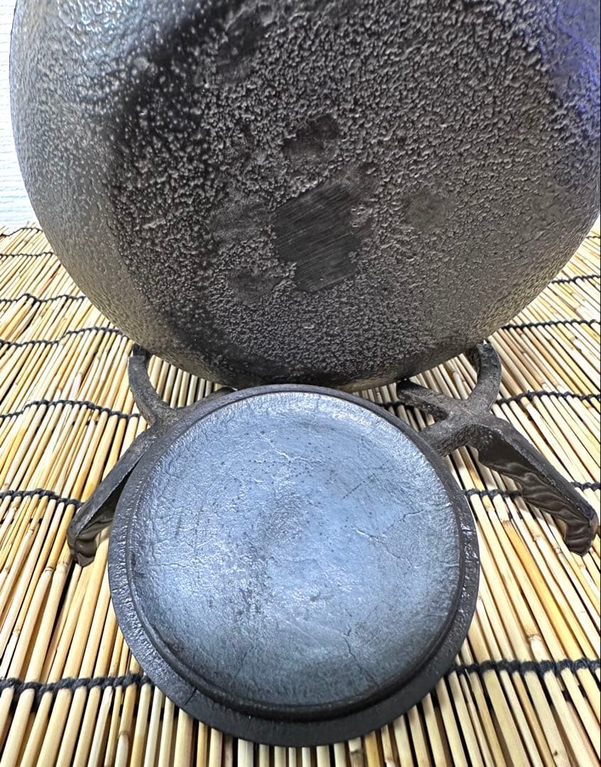 未使用品、栞付　金澤鶴州造１５型アラレ　南部鉄瓶　南部鉄器　鉄瓶