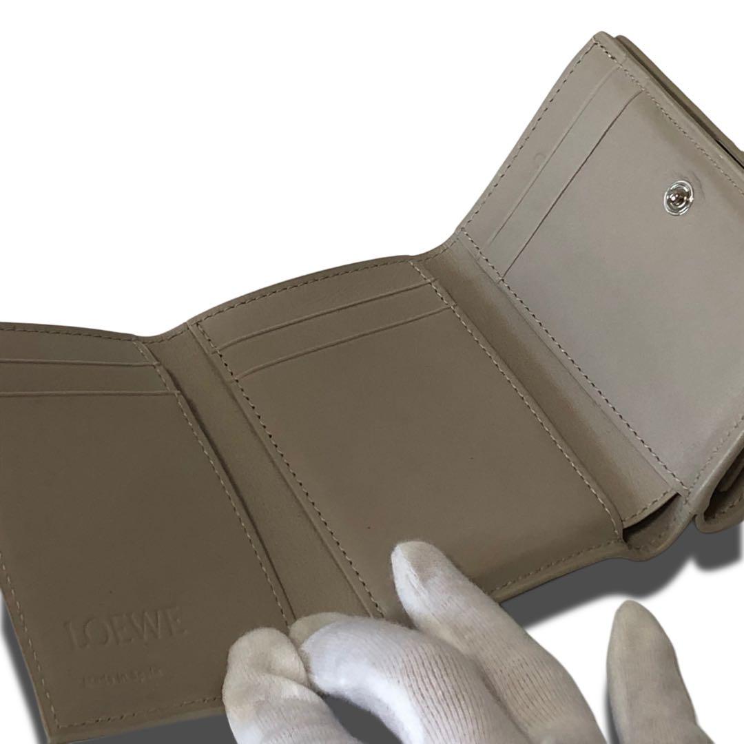 ロエベ　アナグラムバーティカルウォレットグレージュ　三つ折り財布　503