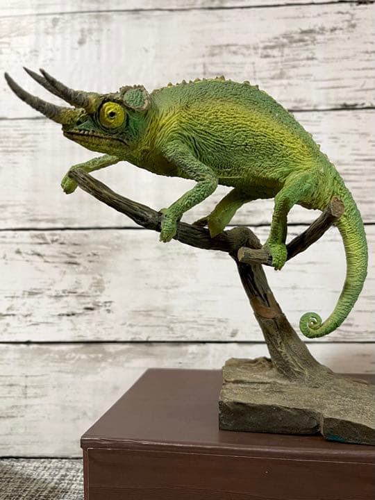 海洋堂　ジャクソンカメレオン　完成品