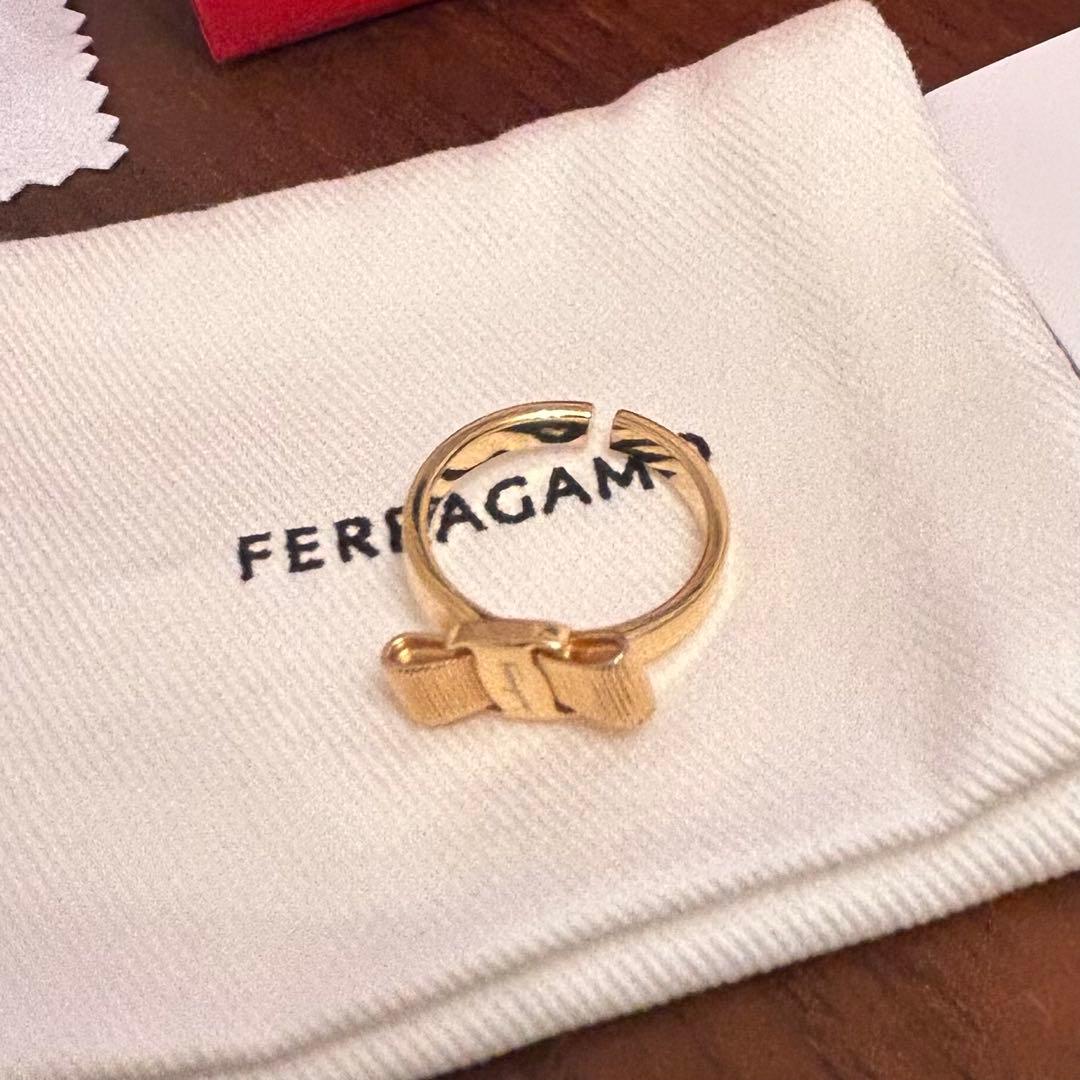 【12号 美品 付属品付】FERRAGAMO ヴァラ リボン リング ゴールド