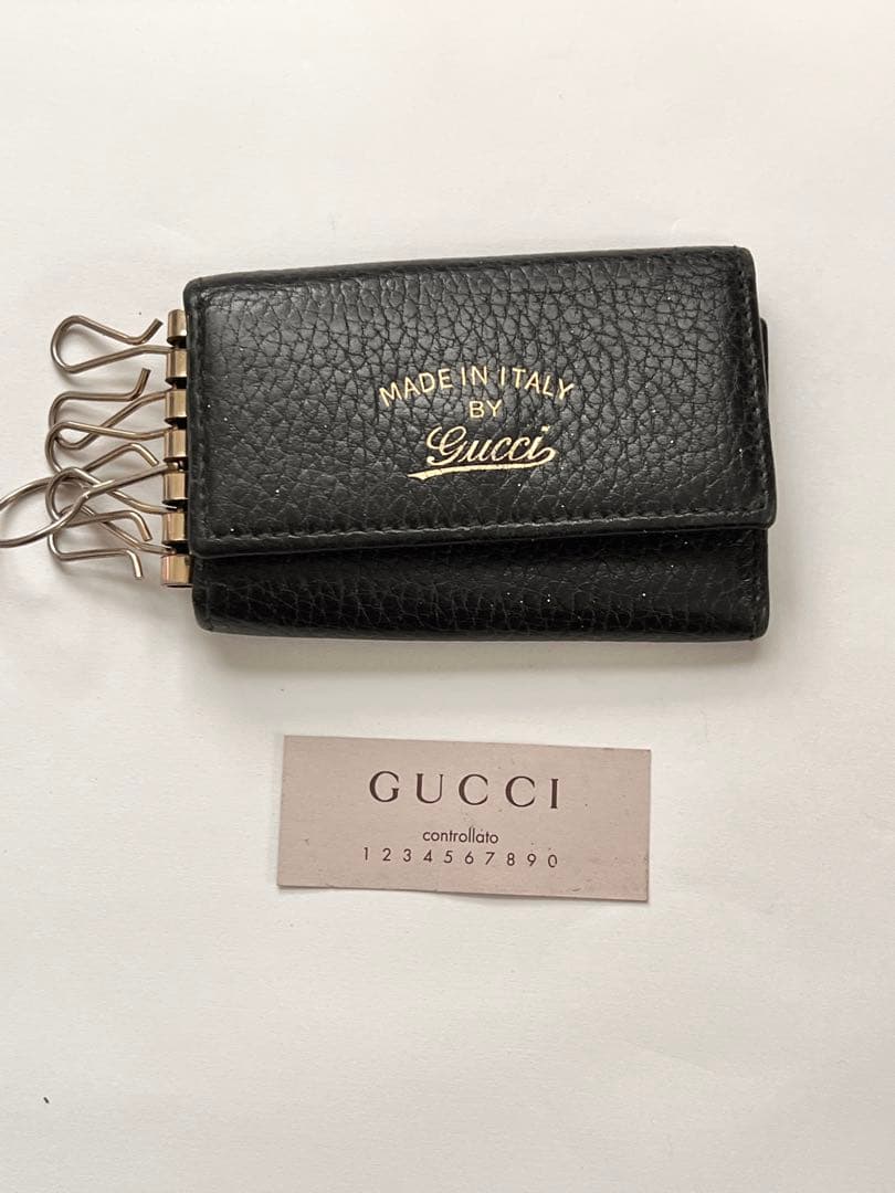 GUCCI ブラックレザーキーケース