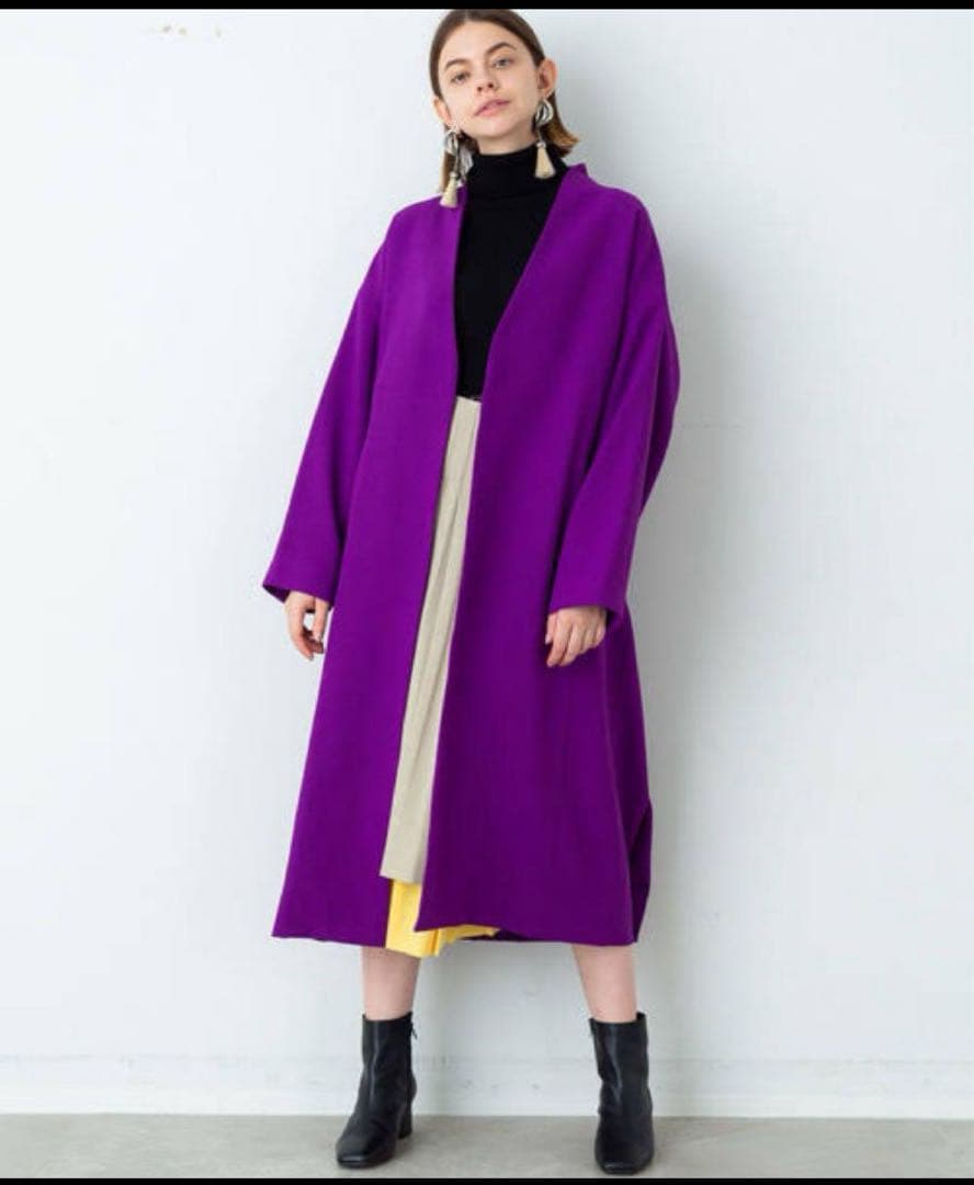 UN3D ノーカラー プリーツ フレア ボタンレス Aライン ロングコート