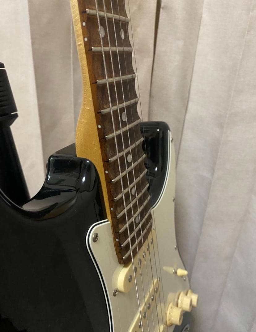 ストラトキャスター　ノーブランド スキャロップ指板