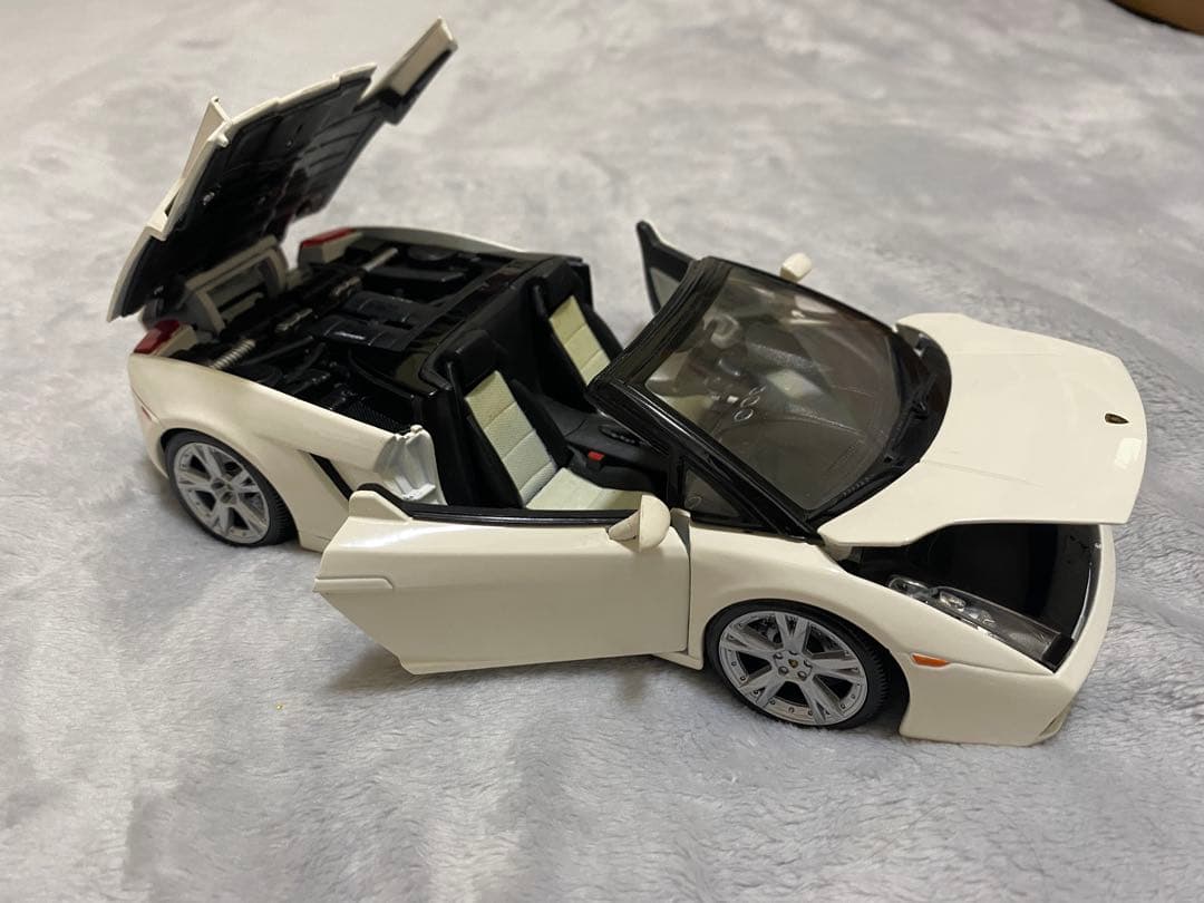 ミニカー Maisto Lamborghini Gallardo 1/18