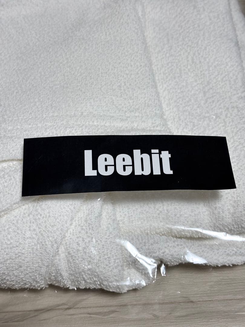 stray kids リノ leebit ポンチョ ポップアップストア 新品