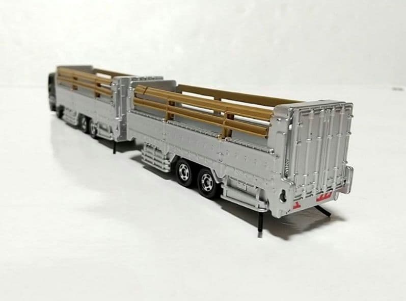 トミカ 改造 三菱ふそう スーパーグレート 家畜運搬車 フルトレーラー