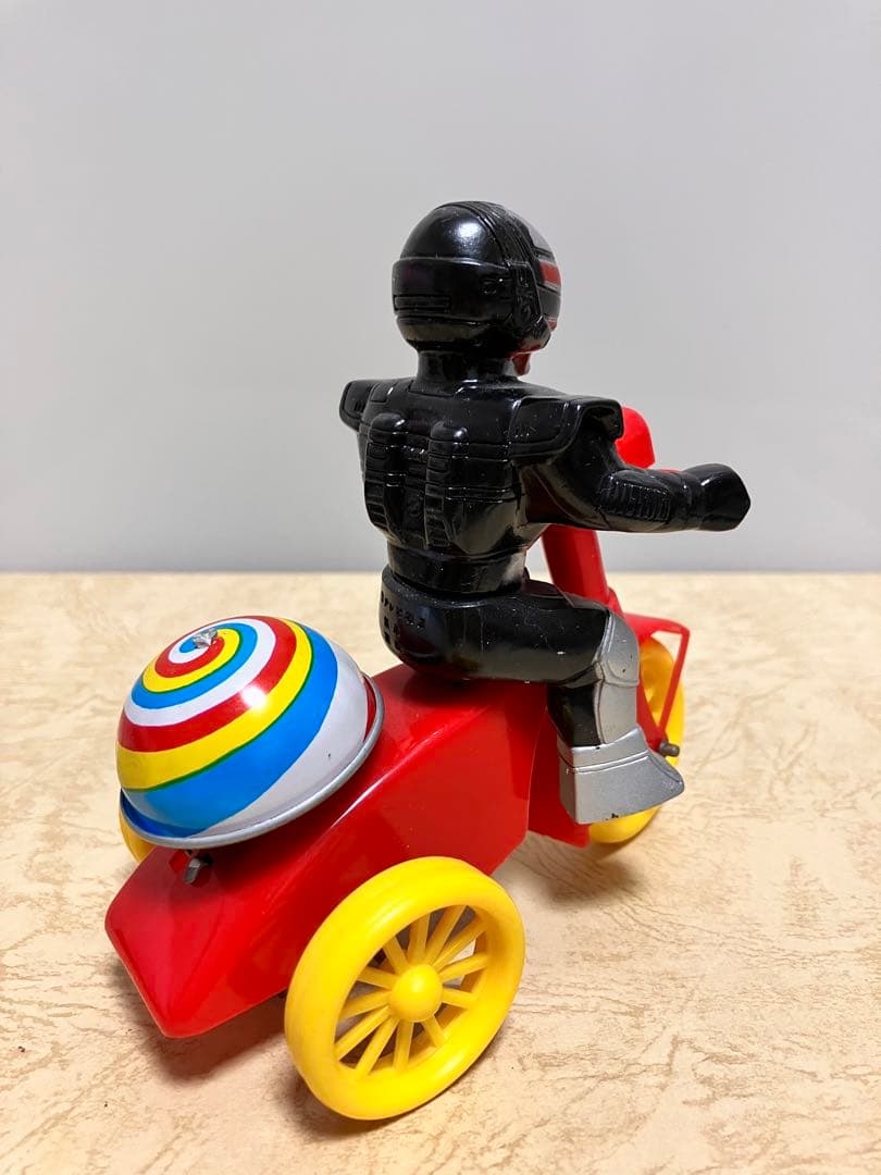 時空戦士スピルバン　ゼンマイ式ベル付き三輪車