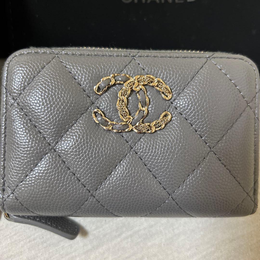 希少価値　シャネル ジップパース キャビアスキン グレー系
