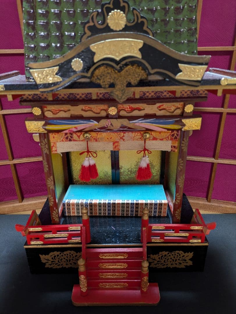 【八重の衣のお雛様付雛御殿】