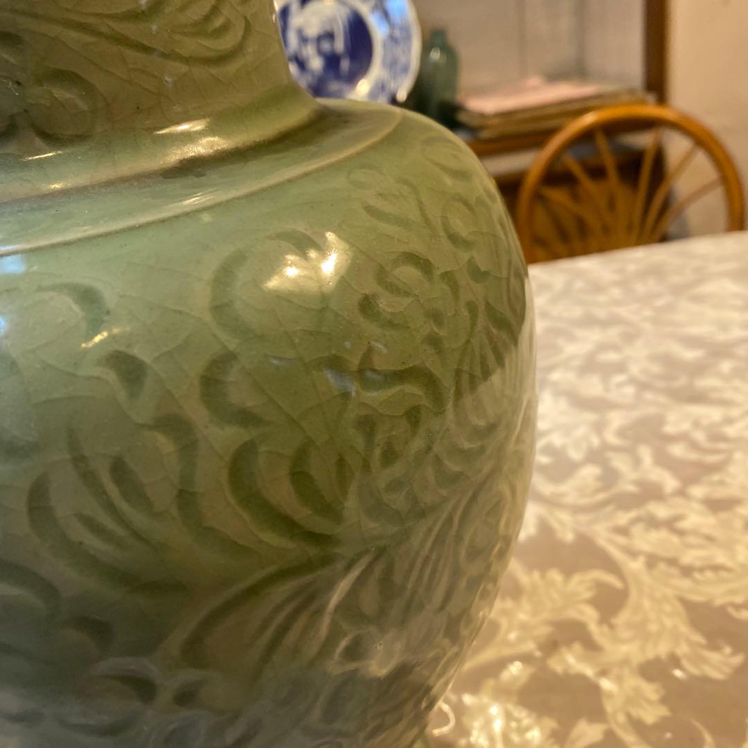 専用 中国古玩 陰刻草花文青磁花瓶