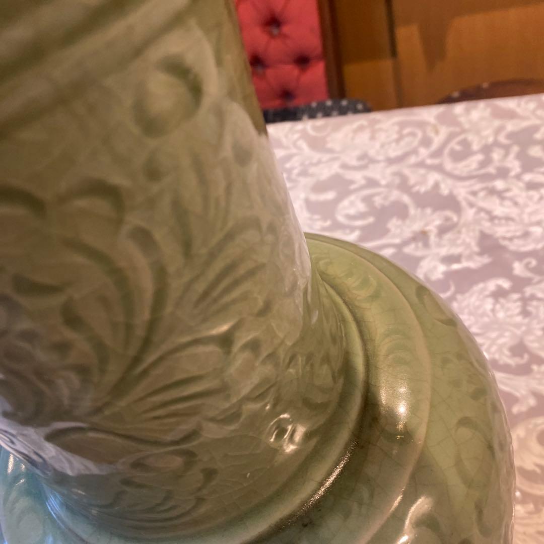 専用 中国古玩 陰刻草花文青磁花瓶