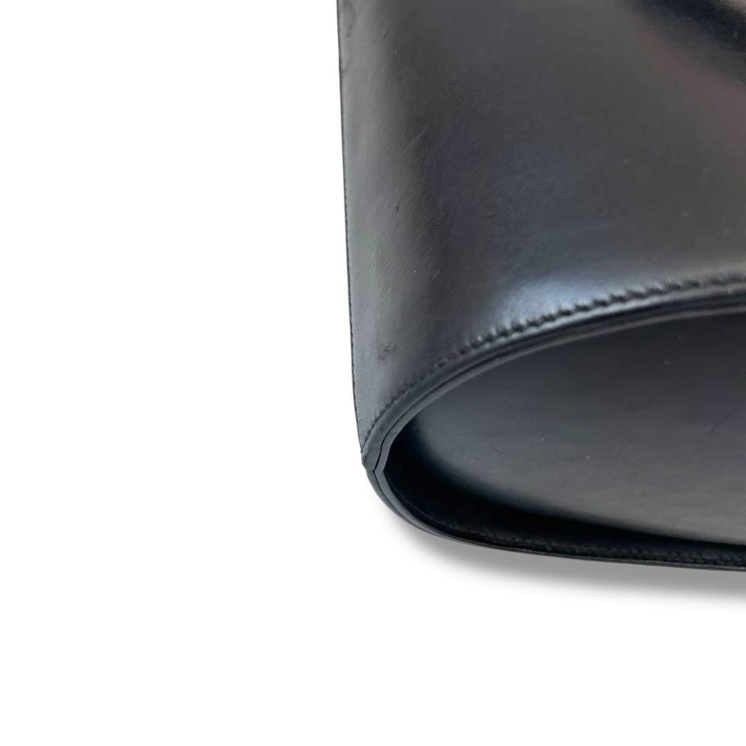 【美品】サルヴァトーレフェラガモ　ハンドバッグ　2way ガンチーニ　レザー　黒