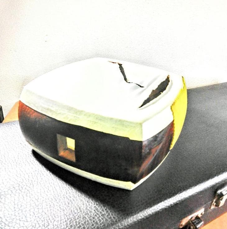 三味線　紅木 中棹 東さわり・ 地唄・撥・ 駒 ・袋他 ケース付