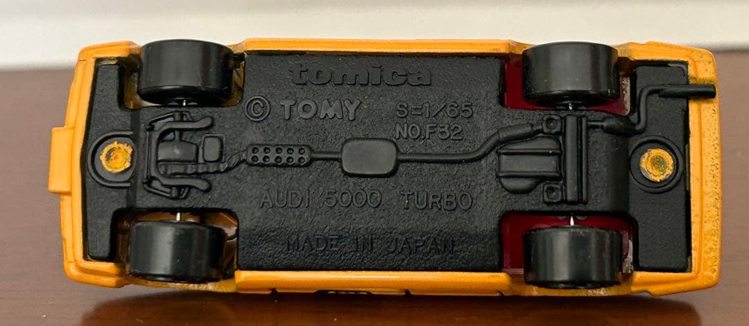 トミカ 青箱 アウディ5000ターボ 輸出仕様 TAXI