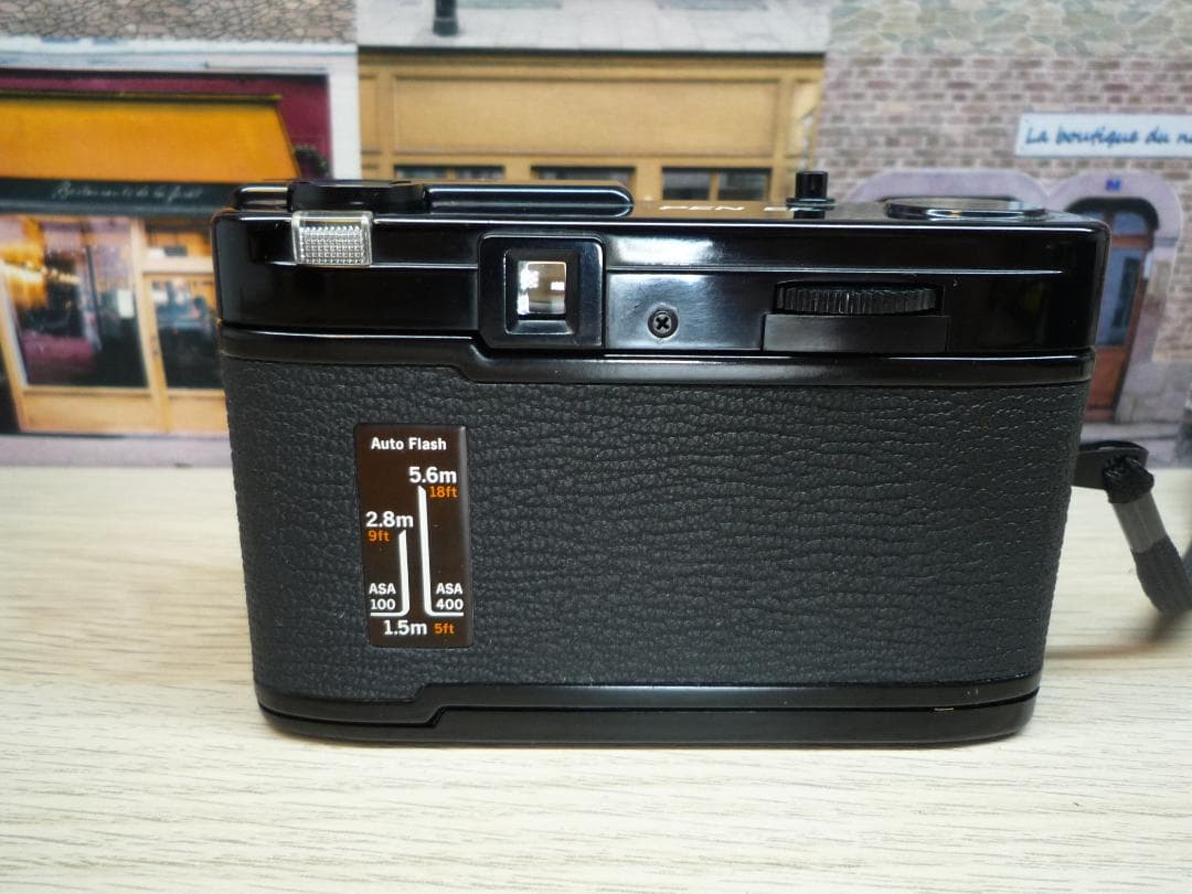 ☆ストロボ付きハーフカメラ☆ OLYMPUS PEN EF ⑳ 一 番 安い