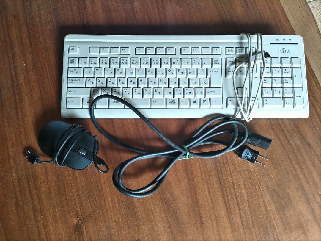 □ミニタワー型デスクトップPC キーボード＆ワイヤレスマウス付き